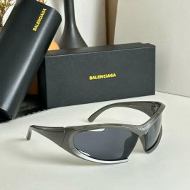 Picture of Balenciga Sunglasses _SKUfw55406369fw